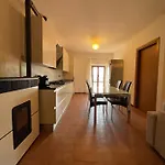 Happy House - Gli Arconi * غوبيو