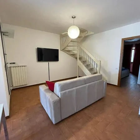 Happy House - Gli Arconi غوبيو